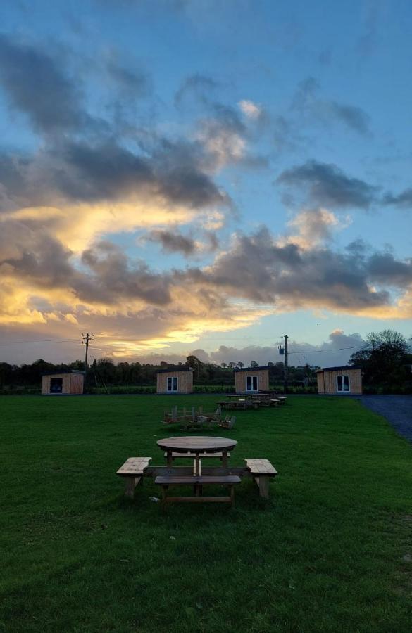 ホテル Stoneyford Luxurious Cabins エクステリア 写真