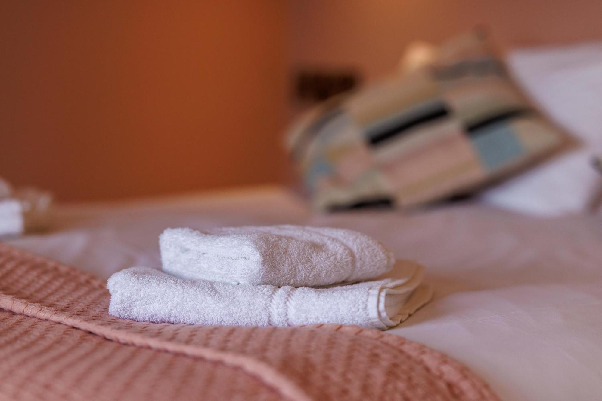 Stoneyford Luxurious Cabins エクステリア 写真